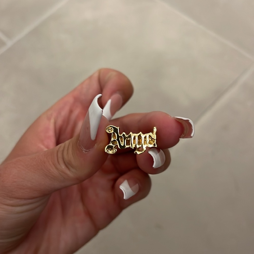 Ring - Picture 3 of 3